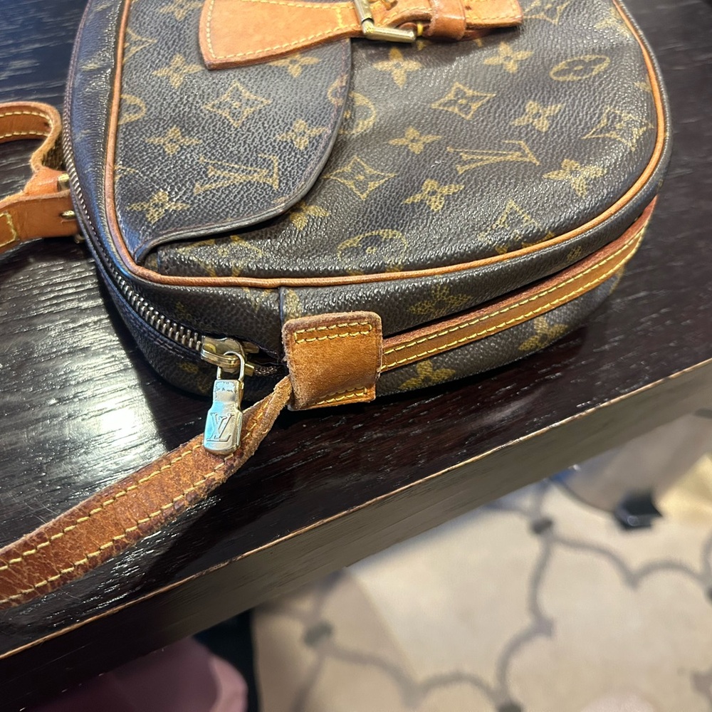 Louis Vuitton Brown Monogram Shoulder Bag - Picture 12 of 14